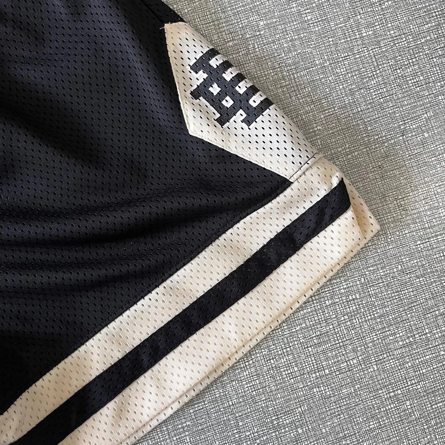 Eric Emanuel EE Basic V2 Short Black Antique White - Image 3